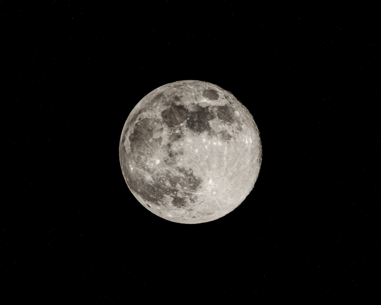 Full Moon Spell Timing: Cast These 7 Spells During Waxing Versus Waning Phases