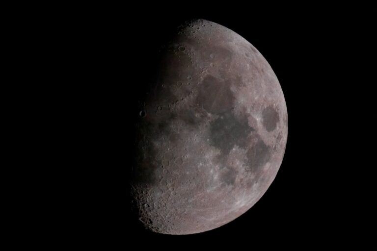 Moon Phase vs Crystal Correspondence: Which Works Best? (approx 50 chars)
